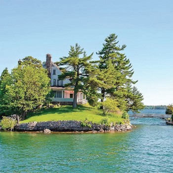 Đảo tiên nằm trên đất nước lá phong đỏ