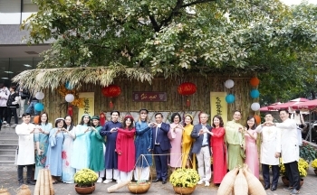 Sinh viên quốc tế hào hứng trải nghiệm Tết cổ truyền Việt Nam