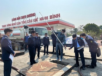 Xử phạt 30 triệu đồng 2 cơ sở kinh doanh xăng dầu vi phạm ở Hà Nam