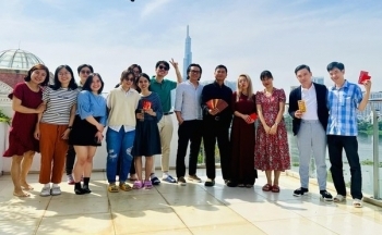 Hồ Hoài Anh lộ ảnh du xuân cùng công ty của Mars Anh Tú sau loạt ồn ào