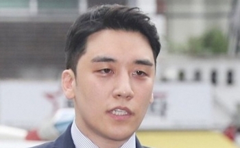Seungri (Big Bang) mãn hạn tù sau án phạt tù một năm 6 tháng