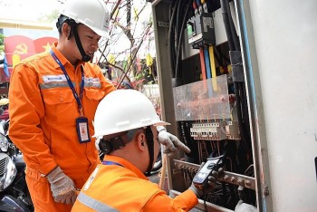 Năm 2023, EVNHANOI đặt mục tiêu tiết kiệm từ 2,2% điện thương phẩm trở lên