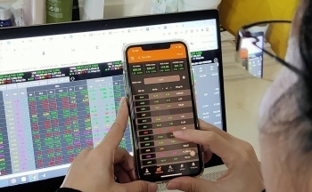 Chứng khoán: Thị trường đang thể hiện xu hướng giảm điểm