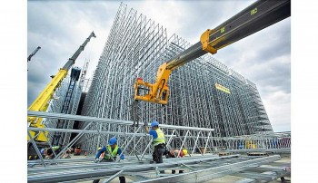 Doanh nghiệp chật vật trong “bão” giá vật liệu xây dựng