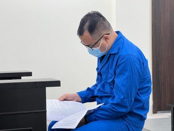 Facebooker Đặng Như Quỳnh bật khóc xin giảm án để chữa bệnh