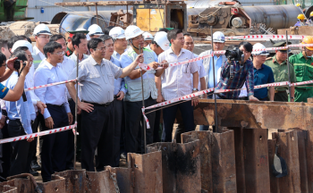 Thủ tướng Phạm Minh Chính khảo sát dự án cầu Rạch Miễu 2 và tuyến đường ven biển Bến Tre