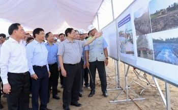 Thủ tướng chấn chỉnh khâu GPMB, đôn đốc dự án cầu Rạch Miễu 2 và khảo sát đường ven biển Bến Tre