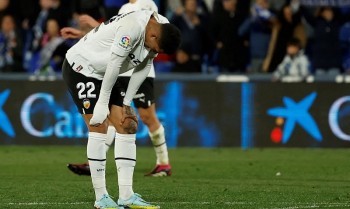 Valencia thua trận then chốt mặc dù đã có huấn luyện viên mới