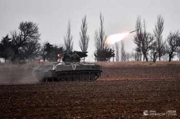 Chiến sự Nga-Ukraine 26/2: Nga tăng cường tàu chiến ở Biển Đen, ông Medvedev bác tin Nga đang cạn kiệt tên lửa