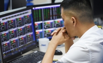 Chứng khoán: Xu hướng hồi phục yếu dần vì thiếu thông tin hỗ trợ