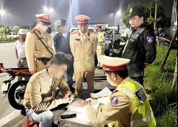 Thừa Thiên Huế: Xử phạt hàng trăm trường hợp vi phạm nồng độ cồn