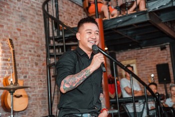 Tuấn Hưng tuyên bố sẽ trích 10% hợp đồng tất cả show diễn để ủng hộ người nghèo