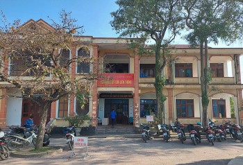 Giám đốc văn phòng đăng kí đất đai huyện mất chức vì 