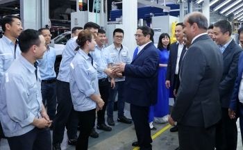 Thủ tướng làm việc với Công ty Ford Việt Nam và thăm Trung tâm bảo trợ xã hội Hải Dương