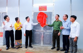 Trao những căn nhà đầu tiên cho người nghèo, người có khó khăn về nhà ở Nghệ An