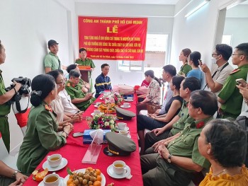 Trung tá Cảnh sát PCCC tham gia cứu nạn tại Thổ Nhĩ Kỳ xúc động khi được trao nhà ở xã hội