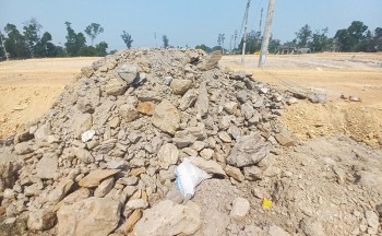 Thừa Thiên Huế: Dự án hàng chục tỷ đồng san mặt bằng xen lẫn nhiều “đá cuội”