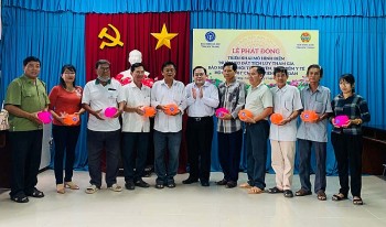 Sóc Trăng: Phát động nuôi heo đất tích lũy tham gia bảo hiểm xã hội tự nguyện