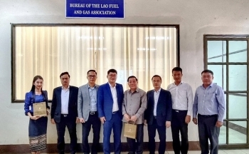 Tổng công ty Khí Việt Nam làm việc tại Lào và gặp gỡ các công ty kinh doanh LPG