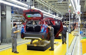 Bộ Công Thương đề xuất giảm 50% lệ phí trước bạ với ô tô đến hết năm 2023