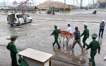 Thanh Hóa: Điều tra nguyên nhân 3 thuyền viên Trung Quốc hôn mê trên tàu ở cảng Nghi Sơn