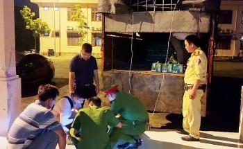 Thừa Thiên Huế: Tạm giữ hàng trăm thùng bia không hoá đơn, chứng từ