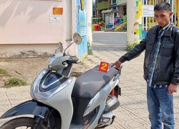 Lâm Đồng: Giả làm phụ huynh, vào trường mẫu giáo trộm xe máy
