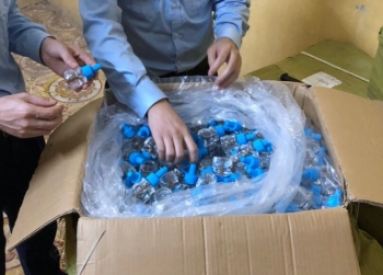 Hưng Yên: Phát hiện 8.000 lọ tinh dầu chanh sả không rõ nguồn gốc