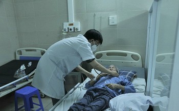 Ngày 17/4: Số ca mắc Covid-19 mới vượt quá 1.030 ca; 14 ca phải thở ô xy