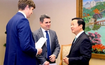 Chuyển đổi năng lượng không chỉ bằng những cam kết mạnh mẽ