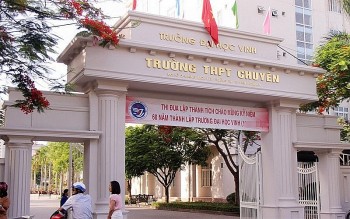 Từ vụ nữ sinh trường chuyên tự tử: Cần có chuyên gia tâm lý trong nhà trường