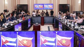 Chủ tịch Quốc hội Vương Đình Huệ hội đàm với Chủ tịch Quốc hội Chính quyền Nhân dân Cuba Esteban Lazo Hernández