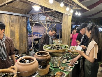 F & B, nữ trang, hàng xa xỉ vẫn “hút” người mua bất chấp kinh tế suy giảm