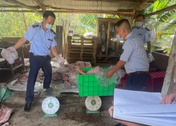 Ngăn chặn hơn 1,7 tấn thịt lợn bốc mùi chuẩn bị đưa vào các bếp ăn tại Đồng Nai