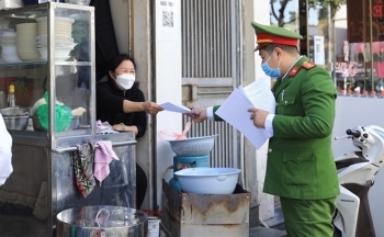 Hà Nội yêu cầu tuyên truyền đeo khẩu trang ngừa COVID-19 nơi công cộng