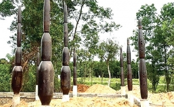 Độc đáo ngôi nhà được dựng bằng vỏ bom