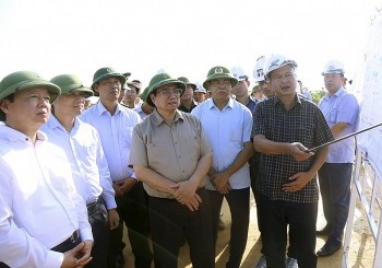 Thủ tướng Phạm Minh Chính kiểm tra cao tốc Bắc - Nam qua Nghệ An - Hà Tĩnh