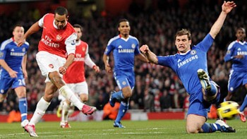 Bảng xếp hạng Ngoại hạng Anh hôm nay ngày 3/5: Arsenal lên đỉnh bảng; Manchester City tự quyết ngôi vương