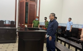 Làm giả văn bản tố tụng, cựu điều tra viên lãnh án