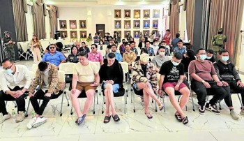 Bộ Ngoại giao thông tin giải cứu người Việt trong cơ sở 1.000 người bị ép làm việc ở Philippines