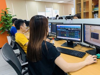 Ủy ban Chứng khoán Nhà nước yêu cầu công ty chứng khoán tuân thủ chặt chẽ quy định pháp luật