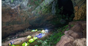 Nữ du khách tố hướng dẫn viên 3 lần xin vào 