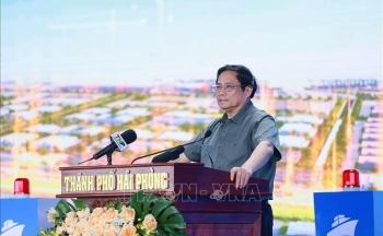 Thủ tướng dự Lễ khởi công dự án cơ sở hạ tầng KCN và khu phi thuế quan Xuân Cầu