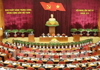 Đấu tranh đẩy lùi sự suy thoái về tư tưởng chính trị và biểu hiện tự diễn biến trong ngành Công Thương