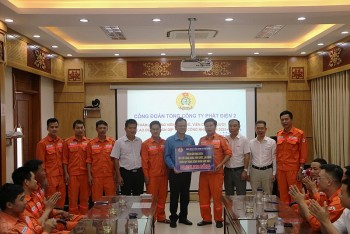 EVNGENCO2 thăm hỏi, động viên tập thể công nhân, viên chức, lao động dịp “Tháng Công nhân”