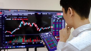 Chứng khoán “lên thác xuống ghềnh”: Chuyên gia lưu ý gì?