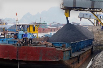 TKV - Bảo đảm đủ than sản xuất điện trong mùa cao điểm