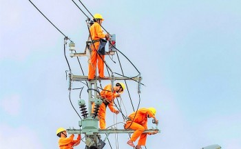 Cà Mau yêu cầu hạn chế việc giảm cung cấp điện vào cao điểm nắng nóng