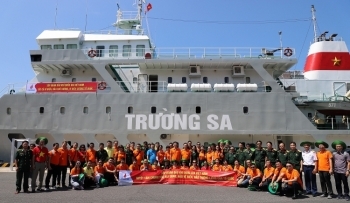 PVN thăm cán bộ chiến sĩ, người dân tại huyện đảo Trường Sa và Nhà giàn DK1/20