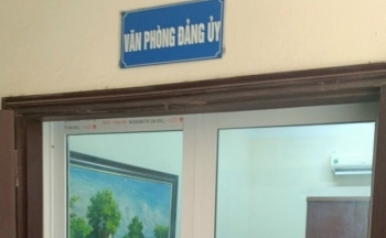 Hà Nội: Một số cơ quan bật điều hòa, quạt, bóng điện khi không có người trong phòng